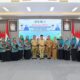 BUPATI Batubara Ir. H. Zahir, M.AP saat menghadiri Bimtek Penyelenggaraan TK PKK Desa sekaligus memberikan motivasi dan semangat kepada peserta. Waspada/Iwan Has