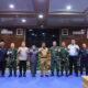 Wali Kota Binjai Drs H Amir Hamzah M AP berfoto bersama dengan peserta Rembuk Stuting.(Waspada/Ist).