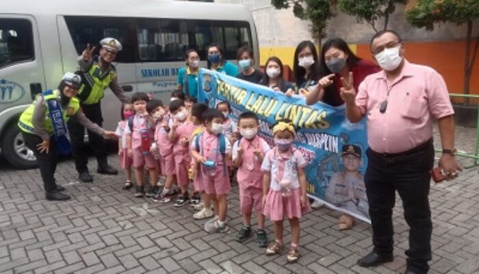 Satlantas Polrestabes Medan Sosialisasi Rambu Lalin Pada Anak TK