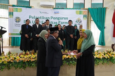 PENGURUS Pusat Ikatan Alumni Universitas Sumatera Utara (PP IKA USU) resmi melantik kepengurusan IKA USU Fakultas Farmasi 2023-2027, di Aula Fakultas Farmasi USU, Sabtu (11/3). Waspada/Ist