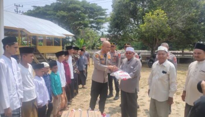 Program Bansos Untuk Negeri, Polisi Serahkan Sembako Ke Panti Asuhan