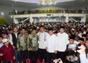 Ribuan Jamaah Dengarkan Tausiyah UAS Di Masjid Agung Sultan Thaf Sinar Basarsyah