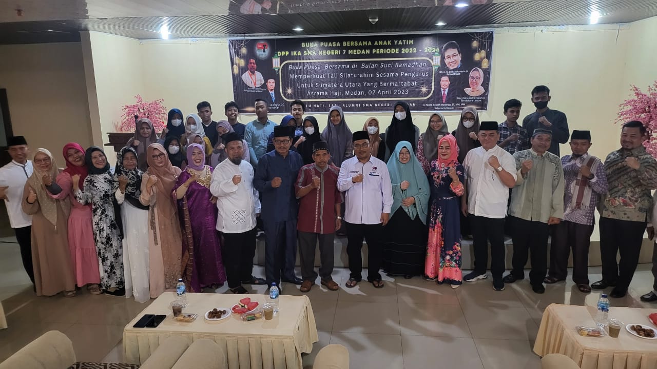 DPP IKA SMAN 7 Medan Bukber dan Berikan Santunan Kepada Anak Yatim
