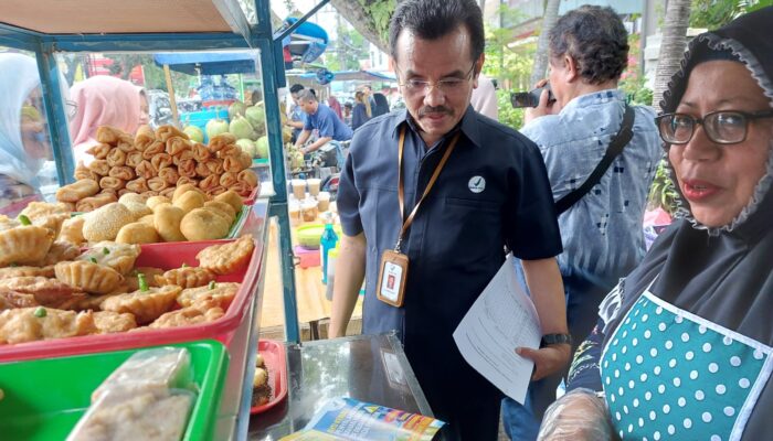 BBPOM Awasi Dagangan Takjil dan Makanan Tak Layak Konsumsi Di Supermarket