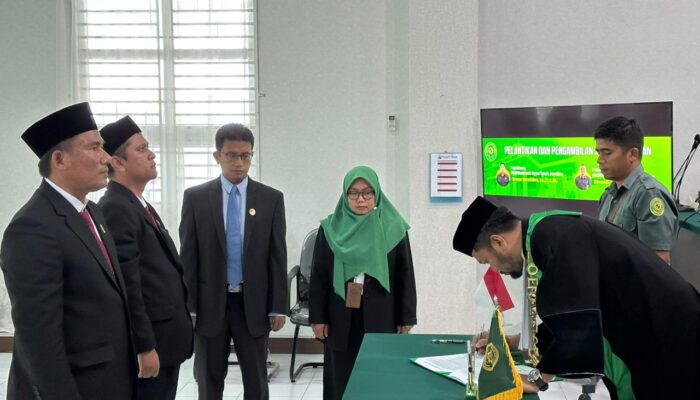 Ketua Mahkamah Syar’iyah Jantho Angkat Sumpah Dan Lantik Panitera