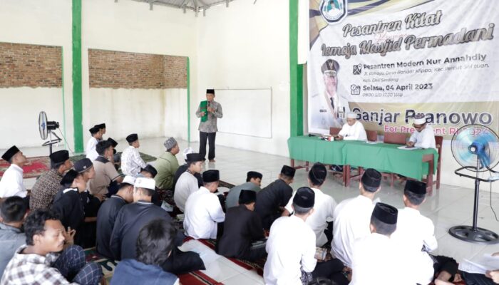 TGS Ganjar Sumut Tanamkan Pentingnya Berakhlakul Karimah kepada Remaja Masjid Permadani Deli Serdang