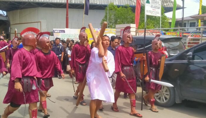 BNKP Kota Gunungsitoli Gelar Teatrikal Jalan Salib