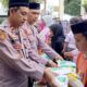 Polsek Simpang Tiga Berbagi Takjil Dan Santuni Anak Yatim