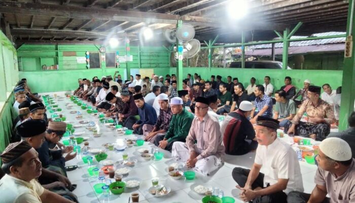 Anggota Udep Saree Simeulue Bukber Dengan Kua Belangong