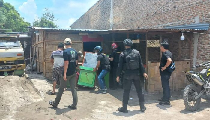 Markas Judi Dan Narkoba Jermal XV Digerebek, Belasan Orang Diciduk