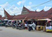 Pusat Pasar Sibuhuan Lengang