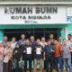 PLN Peduli dan Rumah BUMN Sibolga berhasil mengantongi 12 sertifikat Halal dari Badan Penyelenggara Jaminan Produk Halal (BPJPH) secara gratis, dimana sebelumnya di Tahun 2022 berhasil mengantongi 19 sertifikat halal yang telah ditetapkan dari Majelis Ulama Indonesia (MUI).