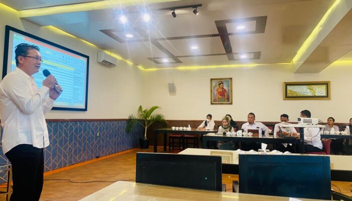 Disambut Ribuan Warga, Anies Kagumi Keteduhan Umat Beragama Di Simalungun