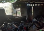 Kondisi bagian dapur rumah Nuraini di Dusun Pendidikan Gampong Paya Bujok Seleumak, Kecamatan Langsa Baro yang terbakar, Kamis (6/4) sekira pukul 10:40. Waspada/ist