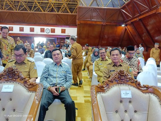 Pj. Bupati Simeulue Ahmadliyah, saat mengikuti Musrembang Aceh 2023. Selasa (11/4). Waspada/Ist