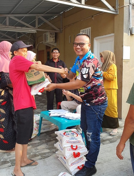 Di Akhir Ramadan, CV.SSP Berbagi Paket Sembako Dengan Warga Di Akhir Ramadan, CV.SSP Berbagi Paket Sembako Dengan Warga