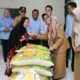 Wali Kota Susanti Dewayani bersama Tim Ramadan Berbagi Perumda Tirtauli mengunjungi Panti Asuhan Putri Aisyiyah, Jl. Perak, Kel. Baru, Kec. Siantar Utara, Senin (10/4) dan memberikan bantuan dan santunan kepada anak-anak dan pengasuh panti asuhan.(Waspada-ist).