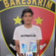 Pelaku beserta barang bukti (BB) hasil bongkar toko. Waspada/Ist