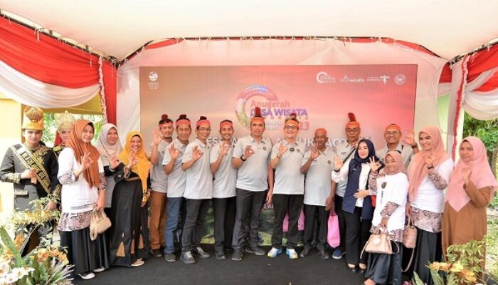 Kunjungan Anies Ke Binjai, Salat Di Masjid Agung Dan Makan Malam