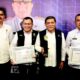 WAKIL Bupati Deliserdang HM Ali Yusuf Siregar (2 kanan) didampingi Kepala Bappeda Litbang Dr.Ir.Remus H Pardede, MSi, (2 kiri), Kepala Bapenda Drs.Hendra Wijaya (kiri) dan Kadis PMD Drs.Khairul Azman, MAP (kanan) usai menerima 3 penghargaan dari Gubsu, Rabu (12/4).- (Waspada/Ist)