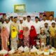 KETUA DPC Gerindra Tapsel, Abdul Basith Dalimunthe, SH memberikan santunan kepada puluhan anak yatim/piatu berupa sembako, uang tunai. Waspada/Ahmad Cerem Meha
