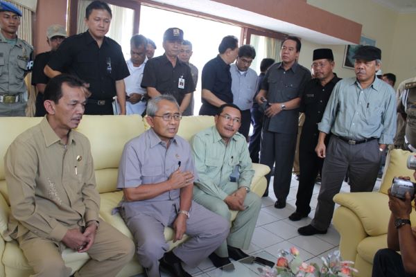 Syahrul Pasaribu Dan Pembangunan Jalan Nasional Pantai Barat Syahrul Pasaribu Dan Pembangunan Jalan Nasional Pantai Barat