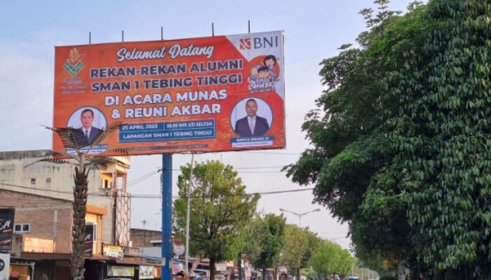 Baliho Reuni Akbar SMANSA Tebingtinggi Hiasi Wajah Kota