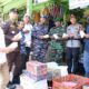 Kapolres Simeulue dan unsur Forkopimda melakukan cek harga di beberapa tokoh dan Pasar di Sinabang. Jumat (14/3).