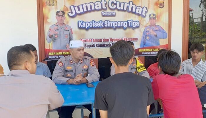 Polsek Simpang Tiga Gelar ‘Jumat Curhat’ Di Gampong Pulo Tu