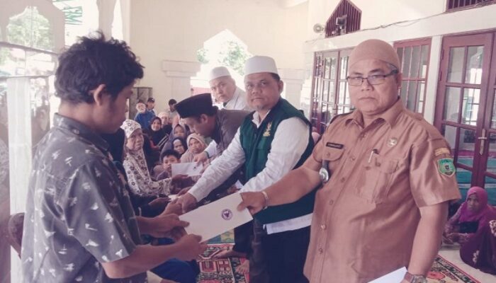 Baznas Palas Salurkan Zakat Kepada 1.595 Mustahik Di 17 Kecamatan