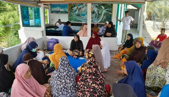 Paramedis Puskesmas Lembah Sabil Abdya Berikan Yankes Jamaah Suluk Puskiyai Aceh