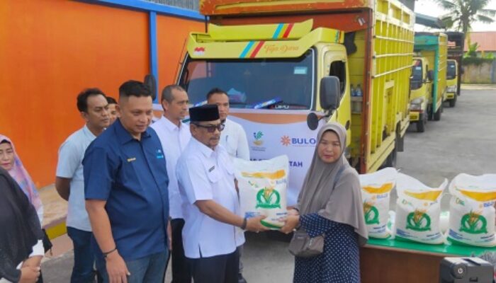 Pj Wali Kota Langsa Serahkan Beras Cadangan Bantuan Pangan