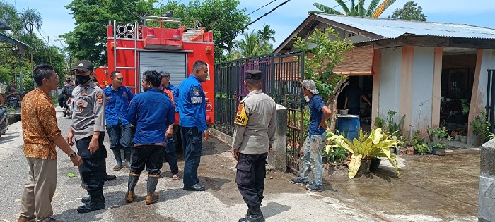 Diduga Korsleting Listrik, Satu Rumah Permanen Terbakar Diduga Korsleting Listrik, Satu Rumah Permanen Terbakar