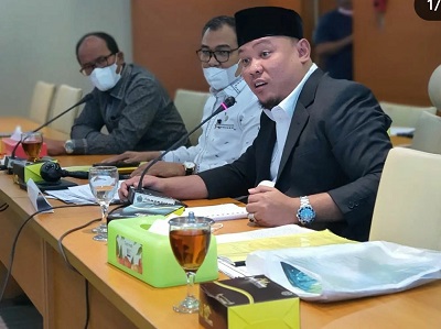 ANGGOTA DPRD Sumut Zeira Salim Ritonga (kanan). Waspada/ist
