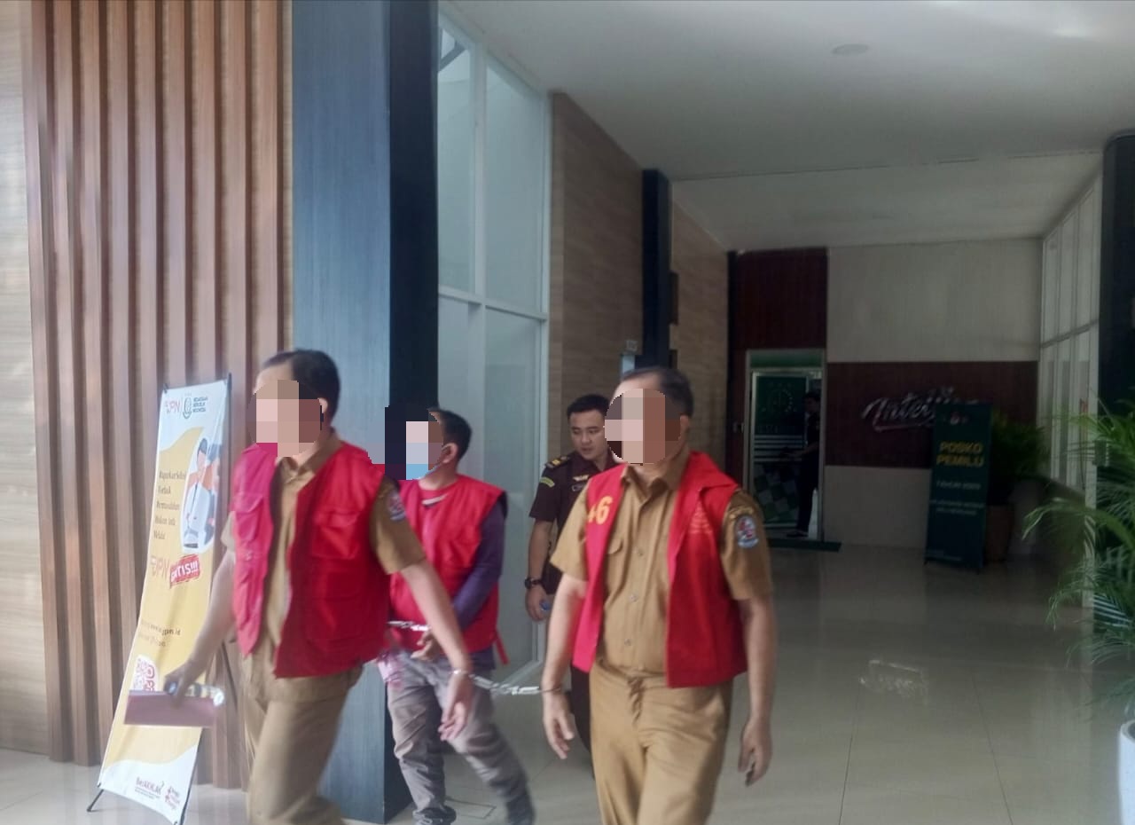 Diduga Korupsi Rp725 Juta, Mantan Kadiskes DS Dan Kabid Ditahan Kejari