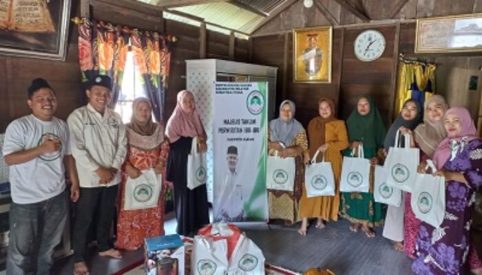 Santri Dukung Ganjar Beri Bantuan Pengeras Suara ke Majelis Taklim Al-Iman