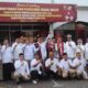 KETUA DPD Gerindra Sumut, Gus Irawan Pasaribu dan para pengurus berfoto bersama usai menyerahkan daftar nama bakal calon legislatif (Bacaleg) ke Komisi Pemilihan Umum (KPU) Sumut, di Medan, Sabtu (13/5). Waspada/Partono Budy