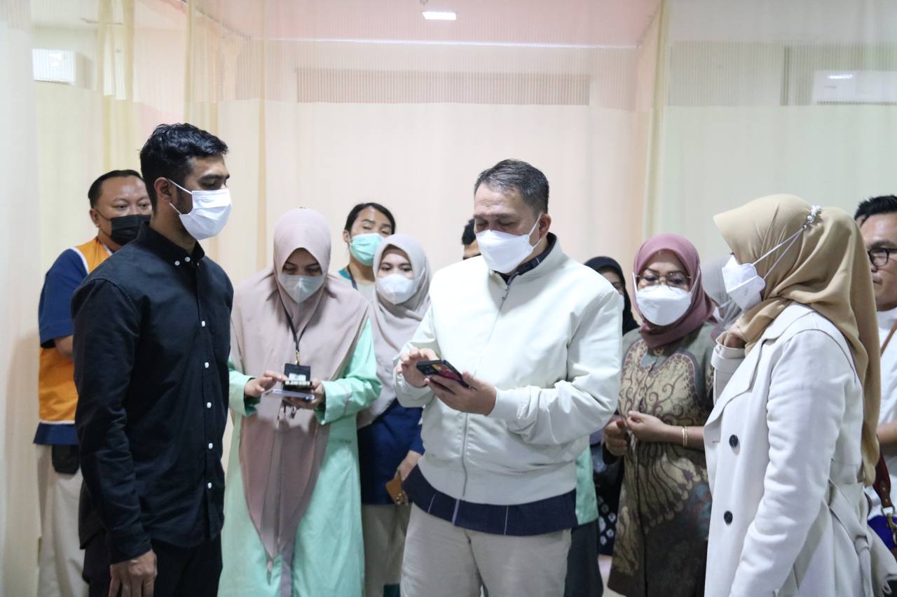 Pantau Kondisi Pelayanan JKN, Direksi BPJS Kesehatan Kunjungi RS Mitra Medika