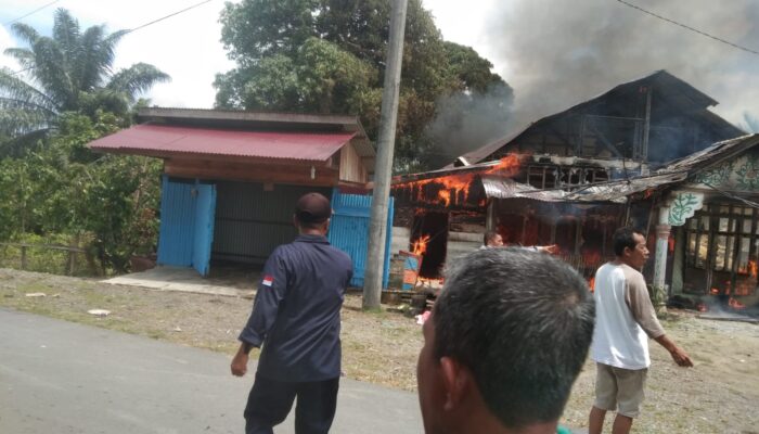 Di Simeulue, Satu Rumah Ludes Terbakar