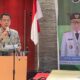 ANGGOTA Forum Kewaspadaan Dini Masyarakat (FKDM) Sumut, Dr. H. Sakhyan Asmara, MSP gelar Datuk Wangsa Diraja, mewakili Ketua FKDM Sumut Dr. Ismail Effendy M.Si, berbicara pada pada Sosialisasi Peraturan Ormas yang diselenggarakan Badan Kesbangpol Sumut, di Hotel Grand Mercure Medan, Rabu (3/5). Waspada/ist