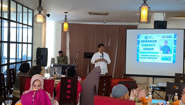 Prof.Ridha Dharmajaya Paparkan Gadget Sehat Kepada Alumni Fak Ekonomi USU