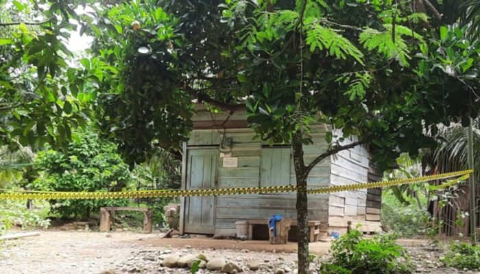 Pasangan Suami Istri Diduga Tewas Dianiaya Anak Sendiri