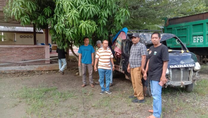 Pick Up Pengangkut Atlet Arung Jeram Masuk Jurang
