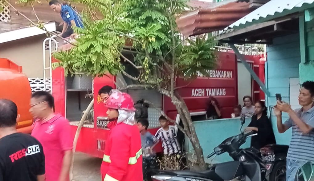 Satu Rumah Hangus Terbakar Di Kualasimpang Satu Rumah Hangus Terbakar Di Kualasimpang