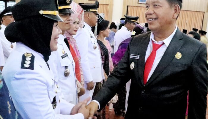 Lantik 98 Pejabat, Bupati Simalungun Minta Camat Tempati Rumah Dinas
