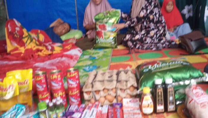 Dinsos Simeulue Sumbang Warga Penderita Tumor