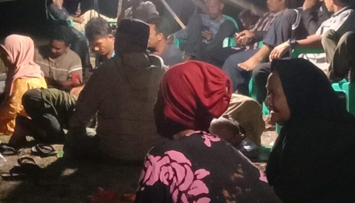 Ratusan Massa Singkuang 1 Nginap Di Areal PT RPR