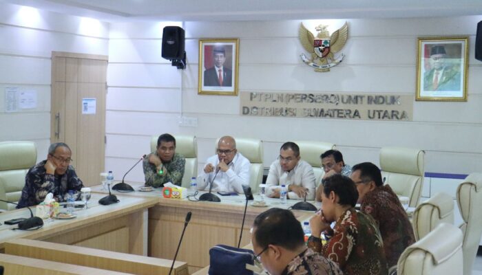 Kunjungan Komisaris Utama PLN, GM UIP Sumbagut Paparkan Tantangan Sistem Kelistrikan PLN Di Sumut-Aceh