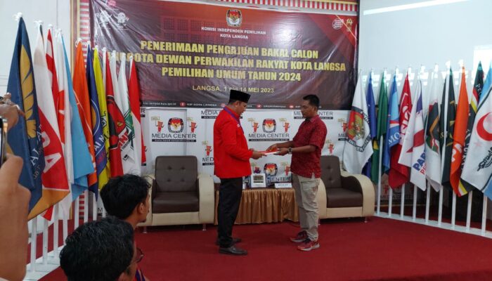 PDI-P Perdana Daftar Bacaleg Ke KIP Langsa