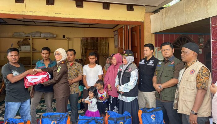 Pemkab Bantu Korban Kebakaran Di Agara